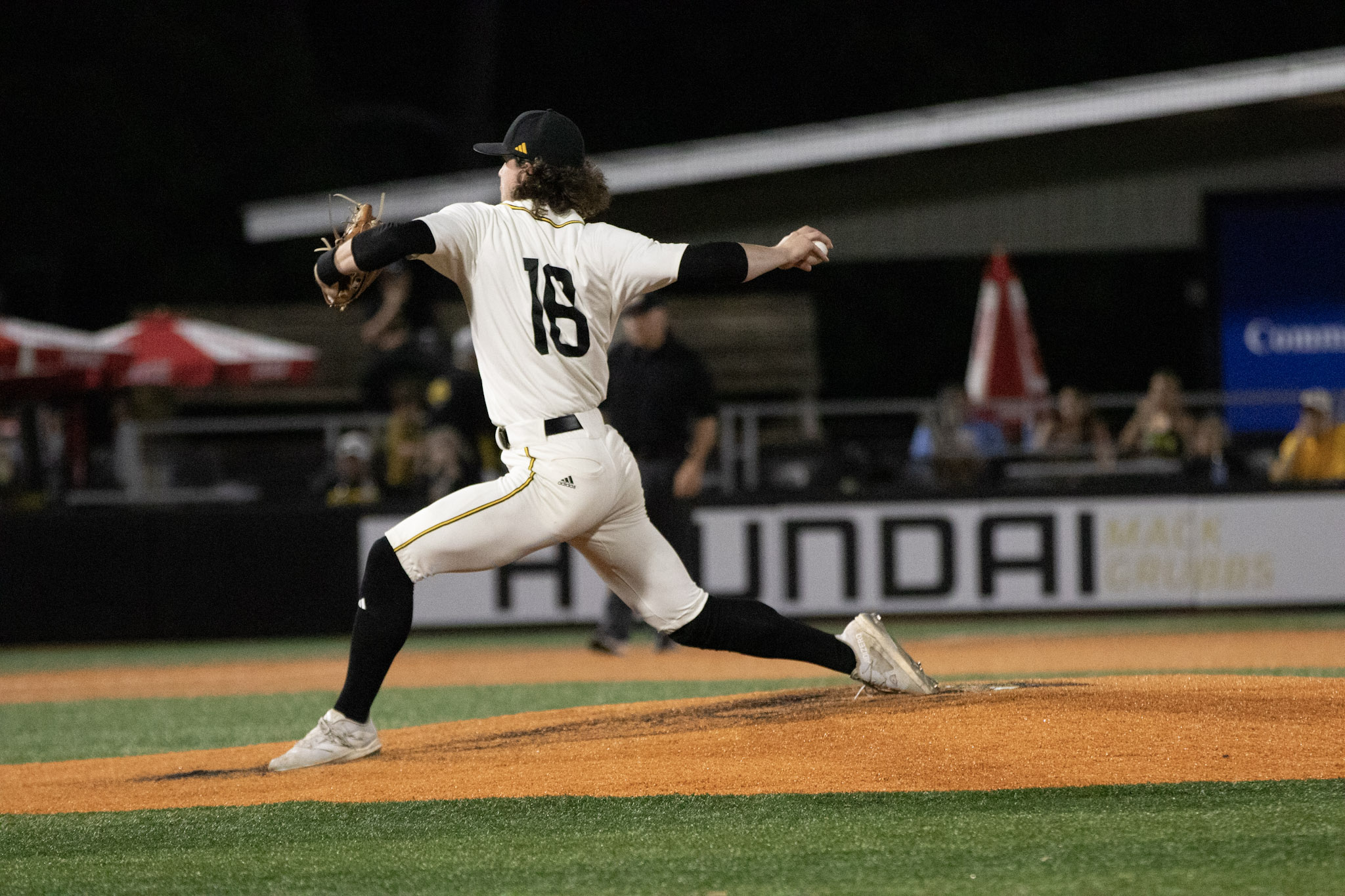 Baseball dive